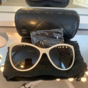 Chanel sunglasses style 5281-Q